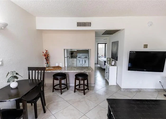114 Fully Furnished 1br Suite-prime Location Apartment