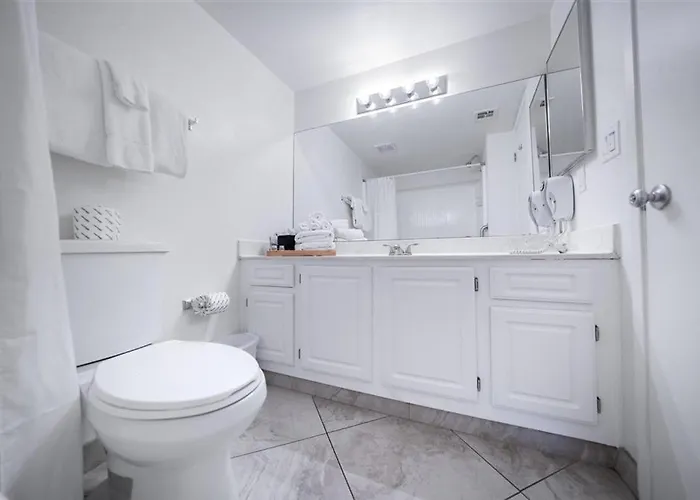 114 Fully Furnished 1br Suite-prime Location Scottsdale